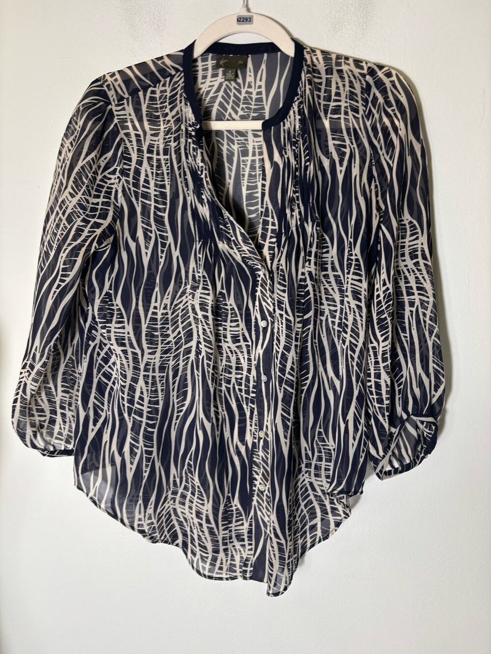 Fei Navy And Cream Sheer V Neck 3/4 Sleeve Pullover Blouse sz 6